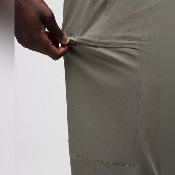 Lululemon Zeroed In Classic-Fit Cargo Jogger
Regular color grey sage - Picture 5 of 12